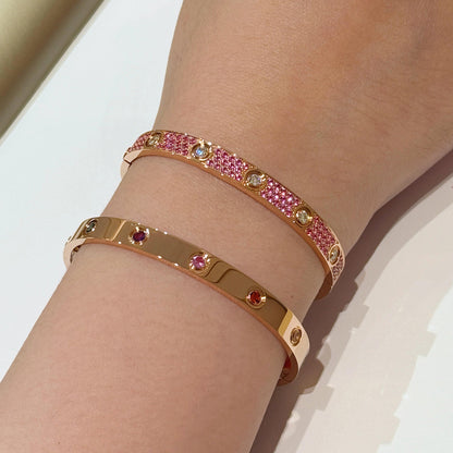 [Angela Jewelry]2026 PAVE GEMSTONE LOVE BRACELET 6.1MM 10 DIAMONDS