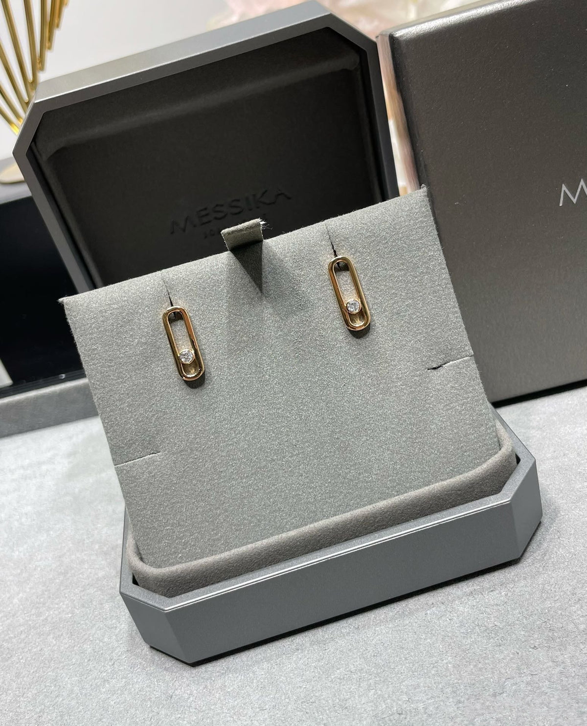 [Angela Jewelry]MOVE UNO SMALL 1 DIAMOND EARRINGS