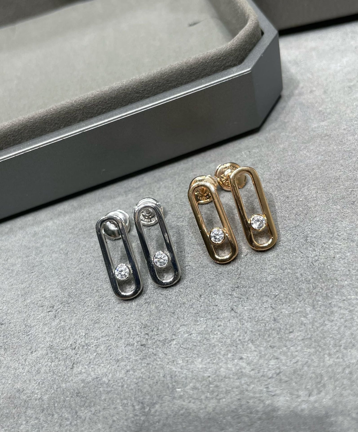 [Angela Jewelry]MOVE UNO SMALL 1 DIAMOND EARRINGS