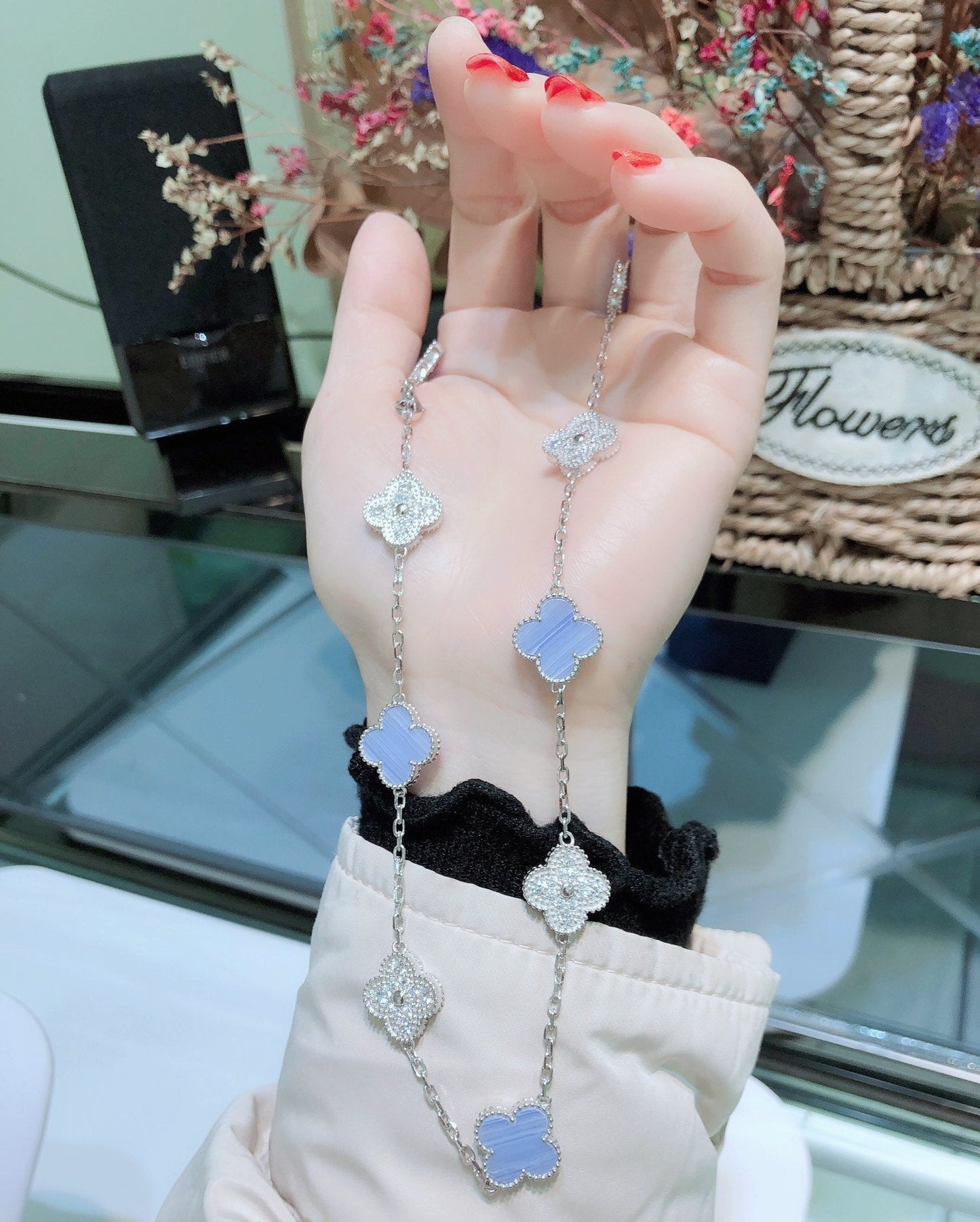 [Angela Jewellery]CLOVER 10 MOTIFS CHALCEDONY DIAMONDS SILVER NECKLACE